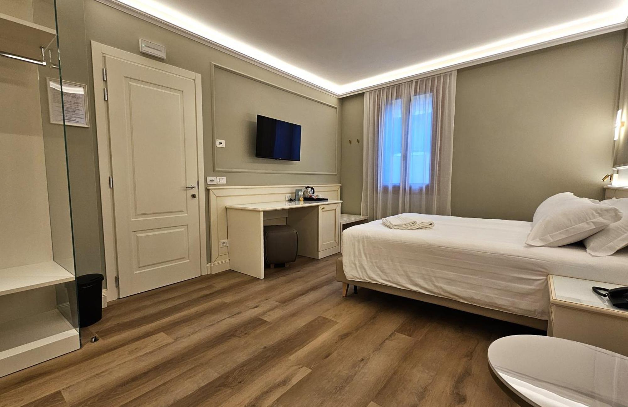 Guerrini 2* Veneza
